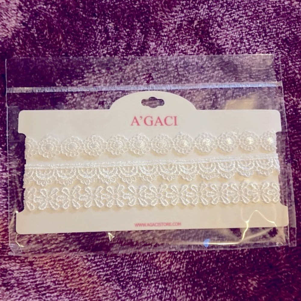 A’gaci Womens White Triple Pack of Choker Necklaces